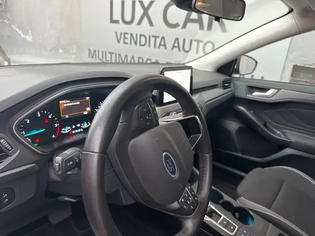 Ford Focus view 5