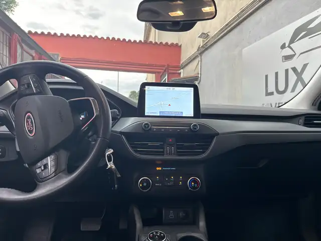 Ford Focus view 9