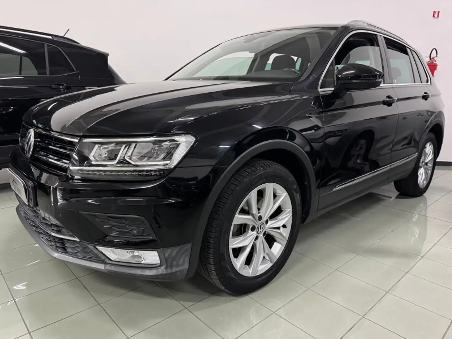 Volkswagen Tiguan Tiguan 2.0 TDI SCR DSG 4MOTION Executive BMT Nero - 2