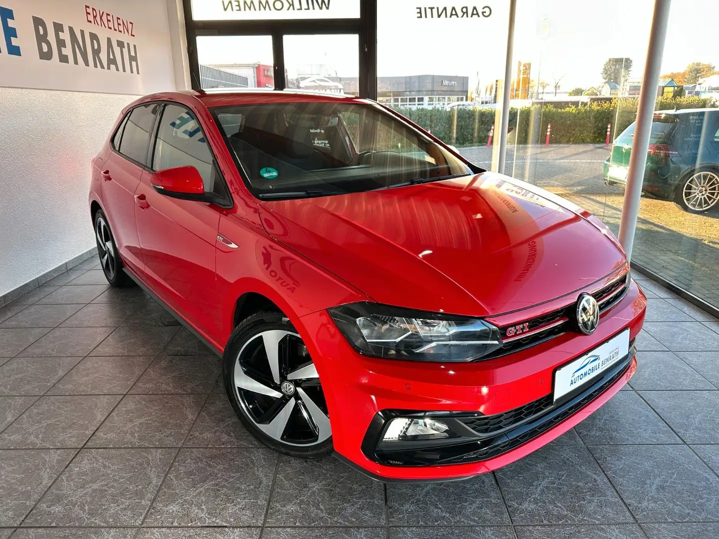 Volkswagen Polo VI GTI 2.0 TSI DSG AUTOMATIK*PDC*SHZ*MFL Rot - 1