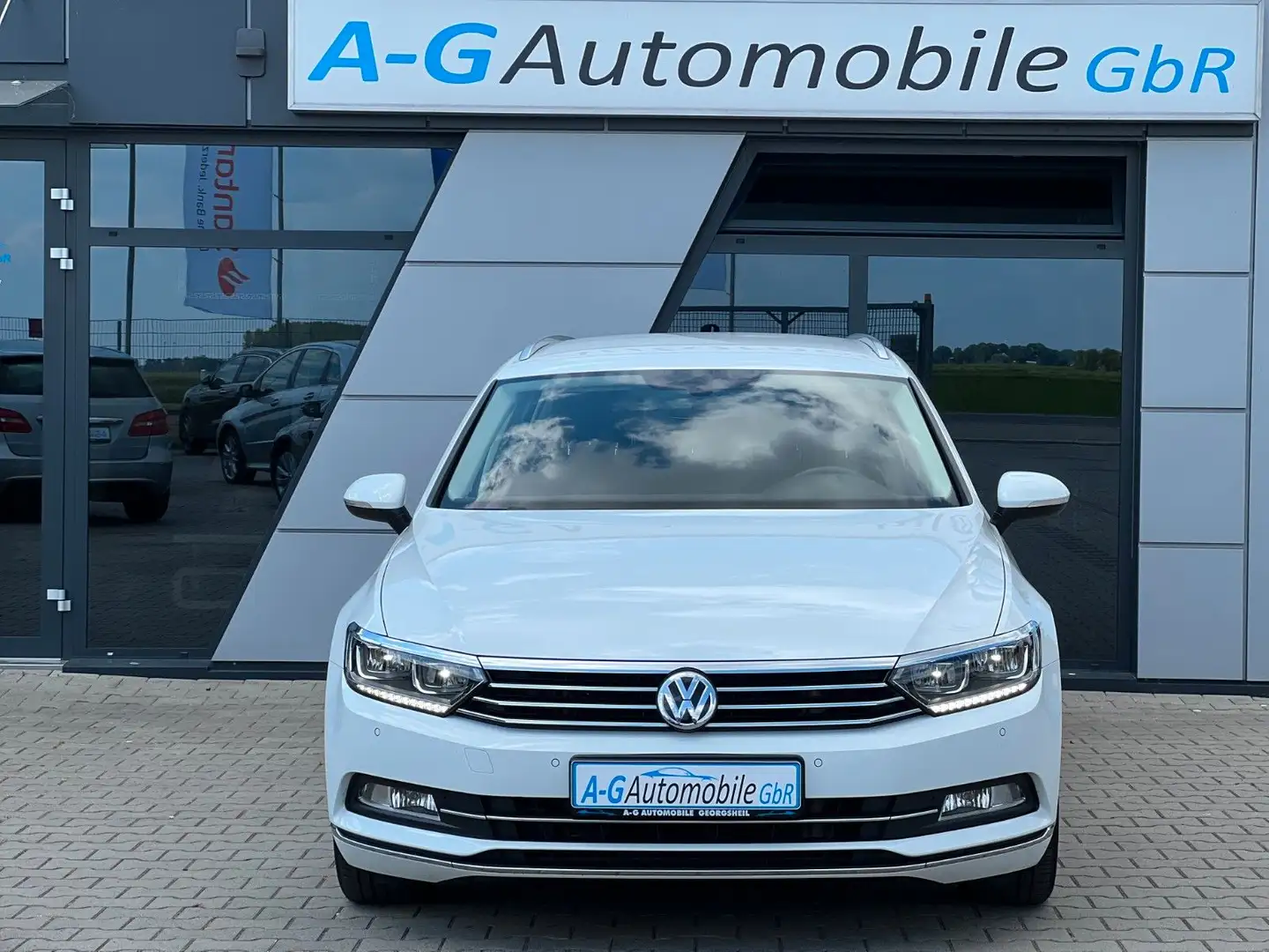 Volkswagen Passat Variant Highline/ACC/DSG/LED/App-Connect Blanc - 2