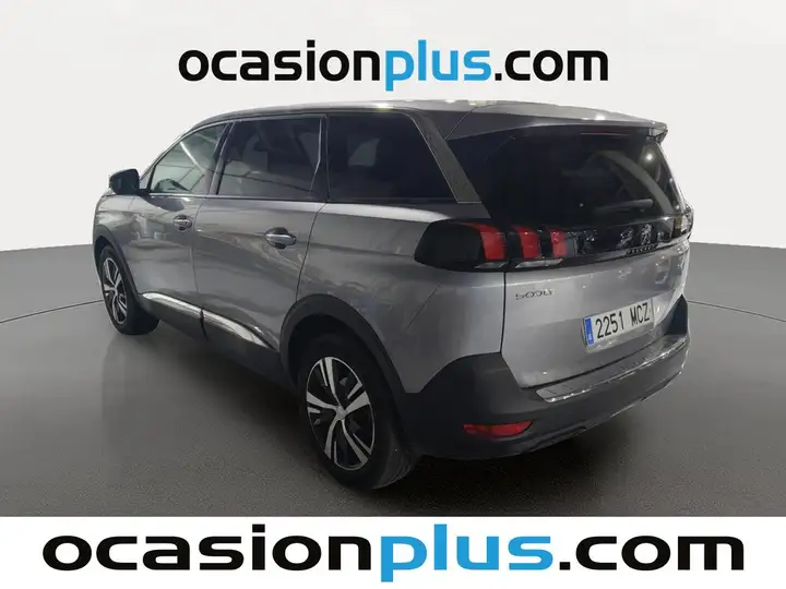 Peugeot 5008 1.2 PureTech S&S Allure (2021) 2022, foto 3