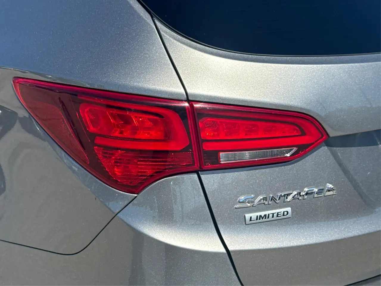 Hyundai SANTA FE photo Hyundai SANTA FE