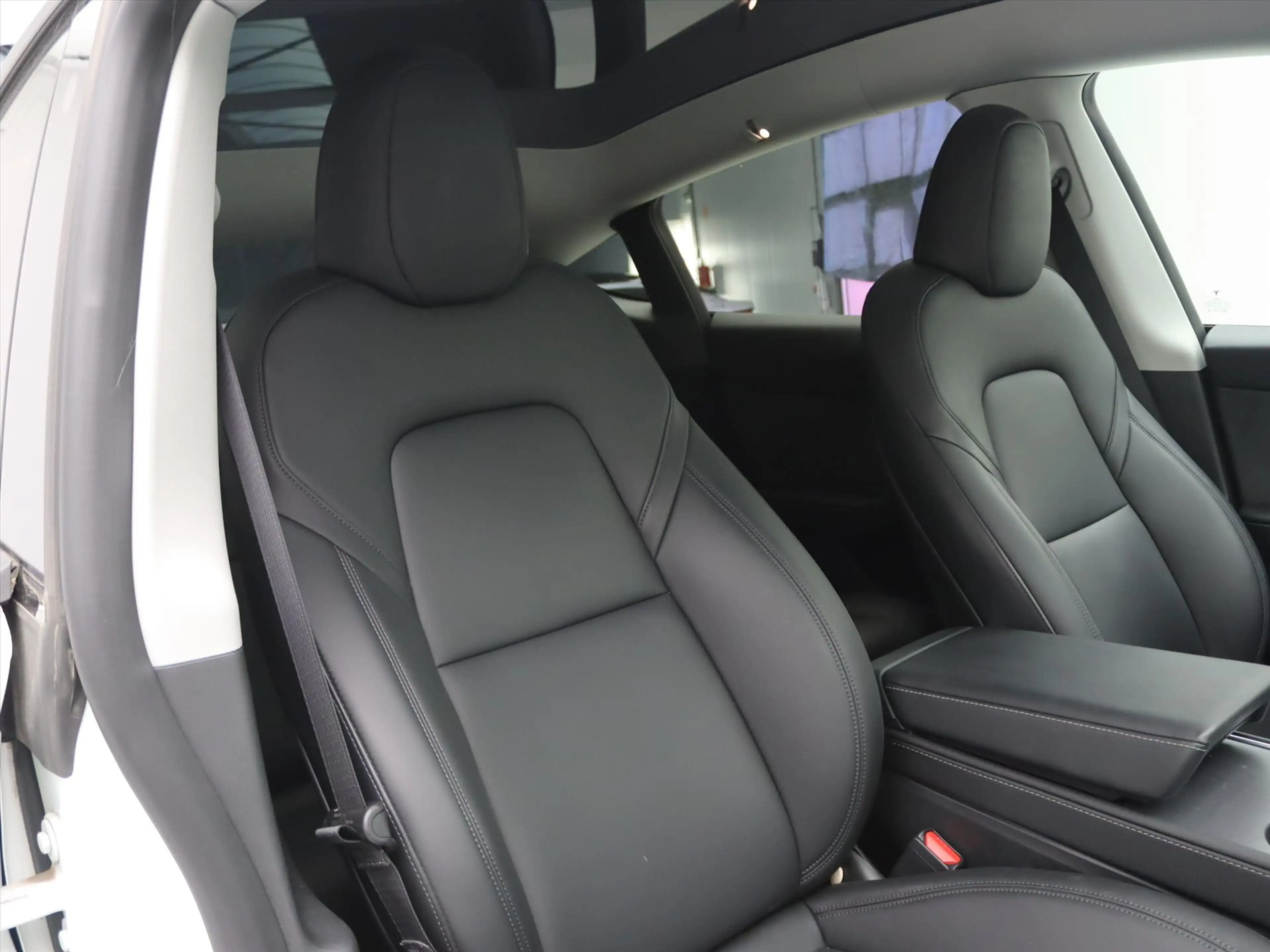Tesla Model Y Long Range AWD 75kWh 351pk 95.2% SoH [ TREKHAAK+AM — photo 17