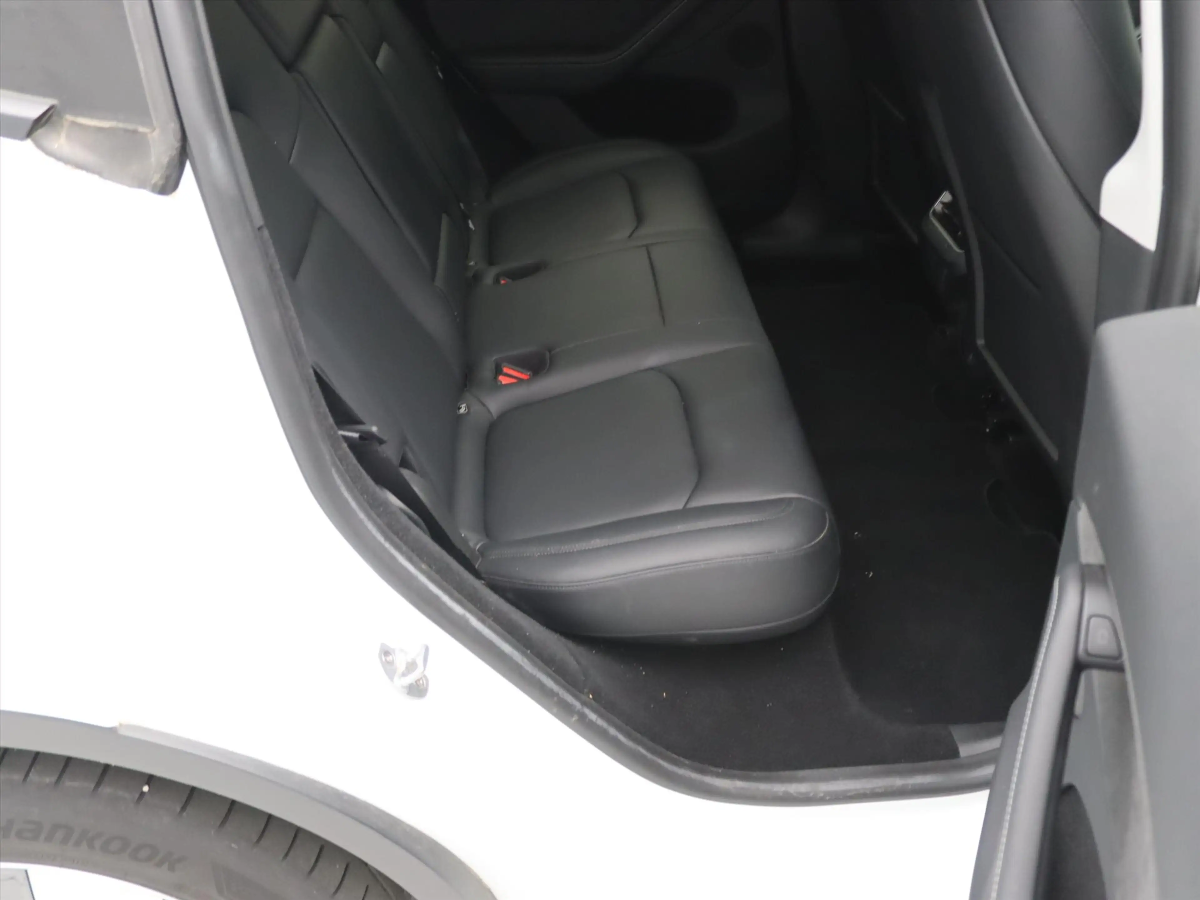 Tesla Model Y Long Range AWD 75kWh 351pk 95.2% SoH [ TREKHAAK+AM — photo 16