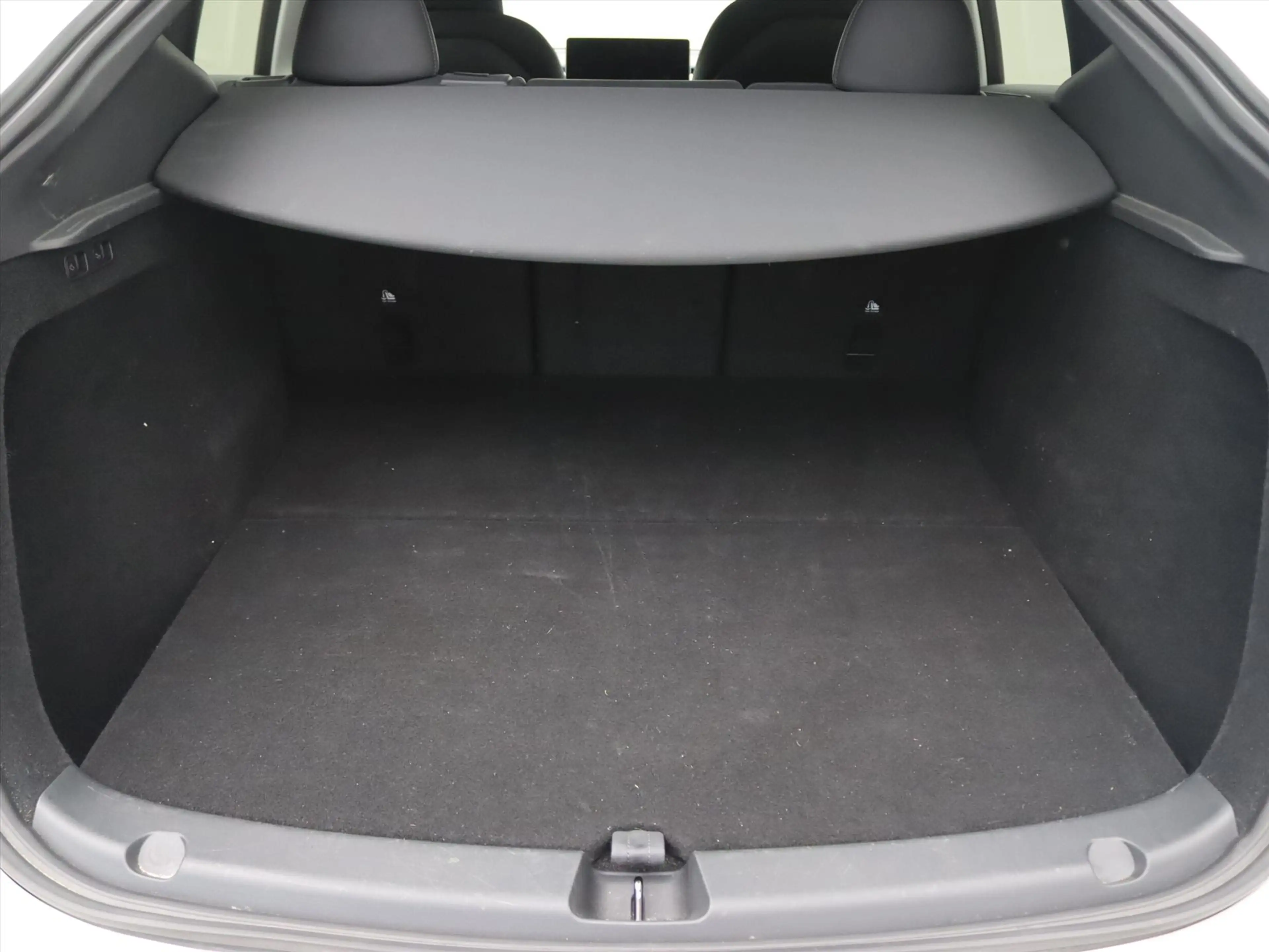 Tesla Model Y Long Range AWD 75kWh 351pk 95.2% SoH [ TREKHAAK+AM — photo 32