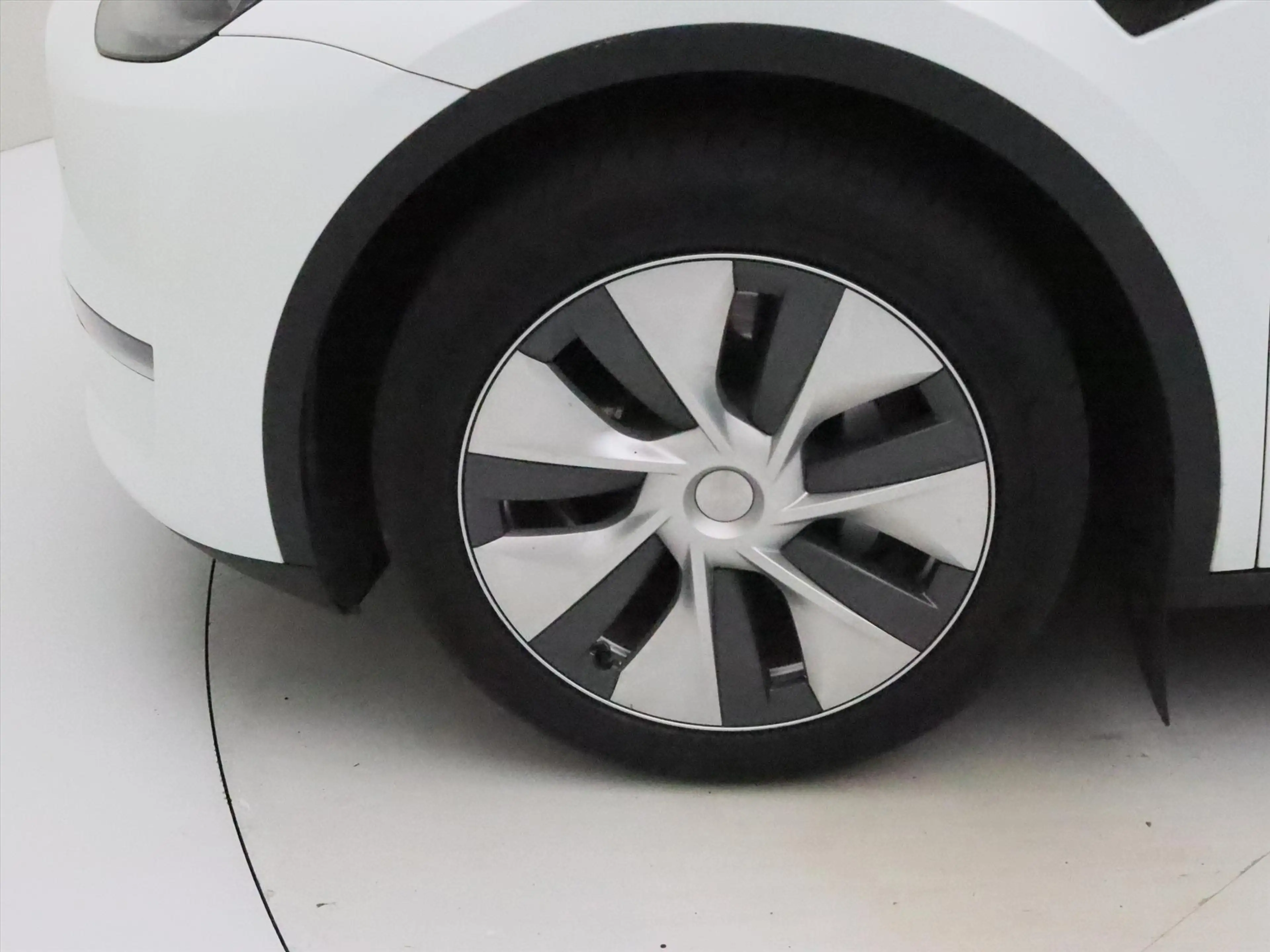 Tesla Model Y Long Range AWD 75kWh 351pk 95.2% SoH [ TREKHAAK+AM — photo 11