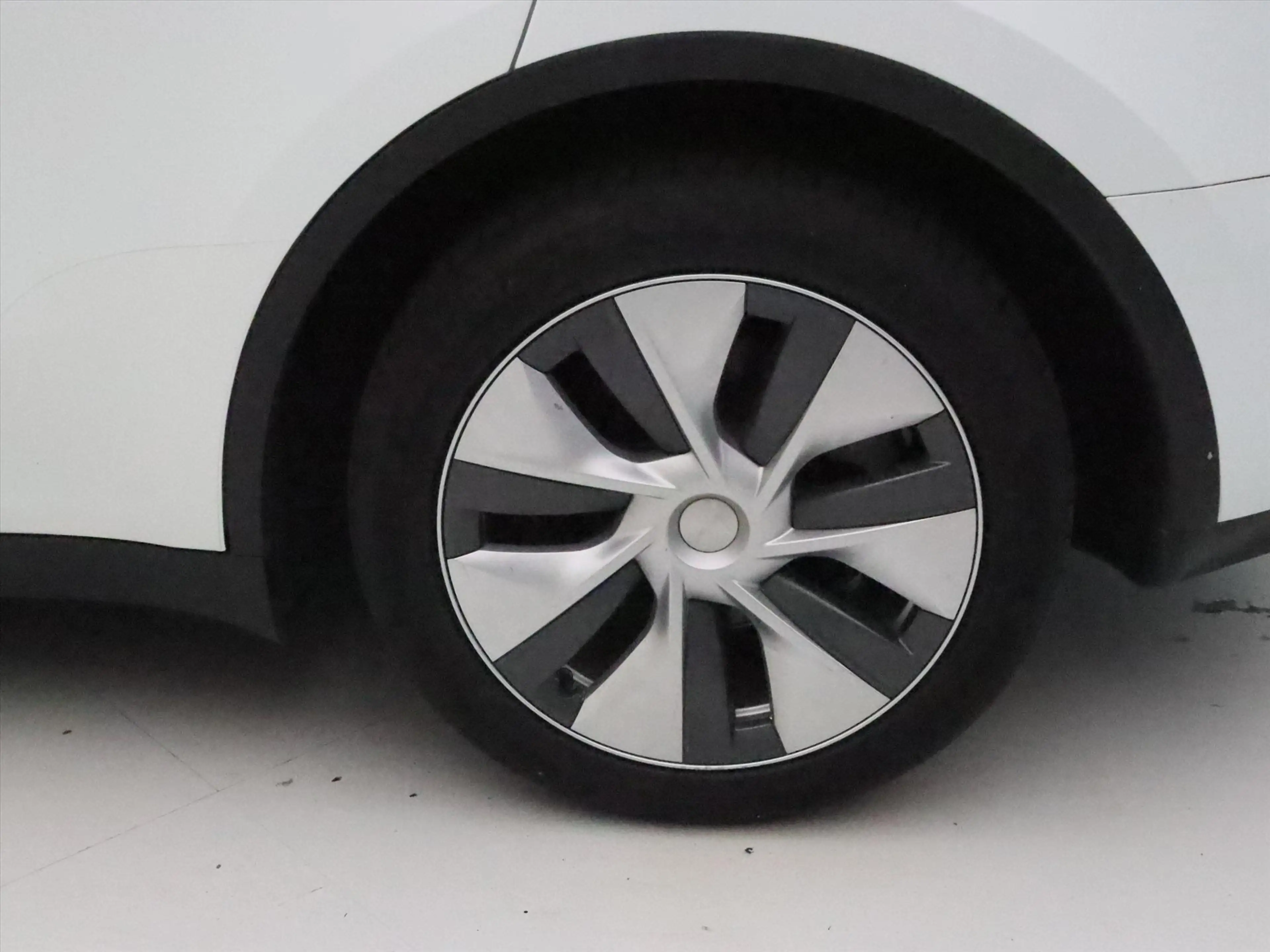 Tesla Model Y Long Range AWD 75kWh 351pk 95.2% SoH [ TREKHAAK+AM — photo 12