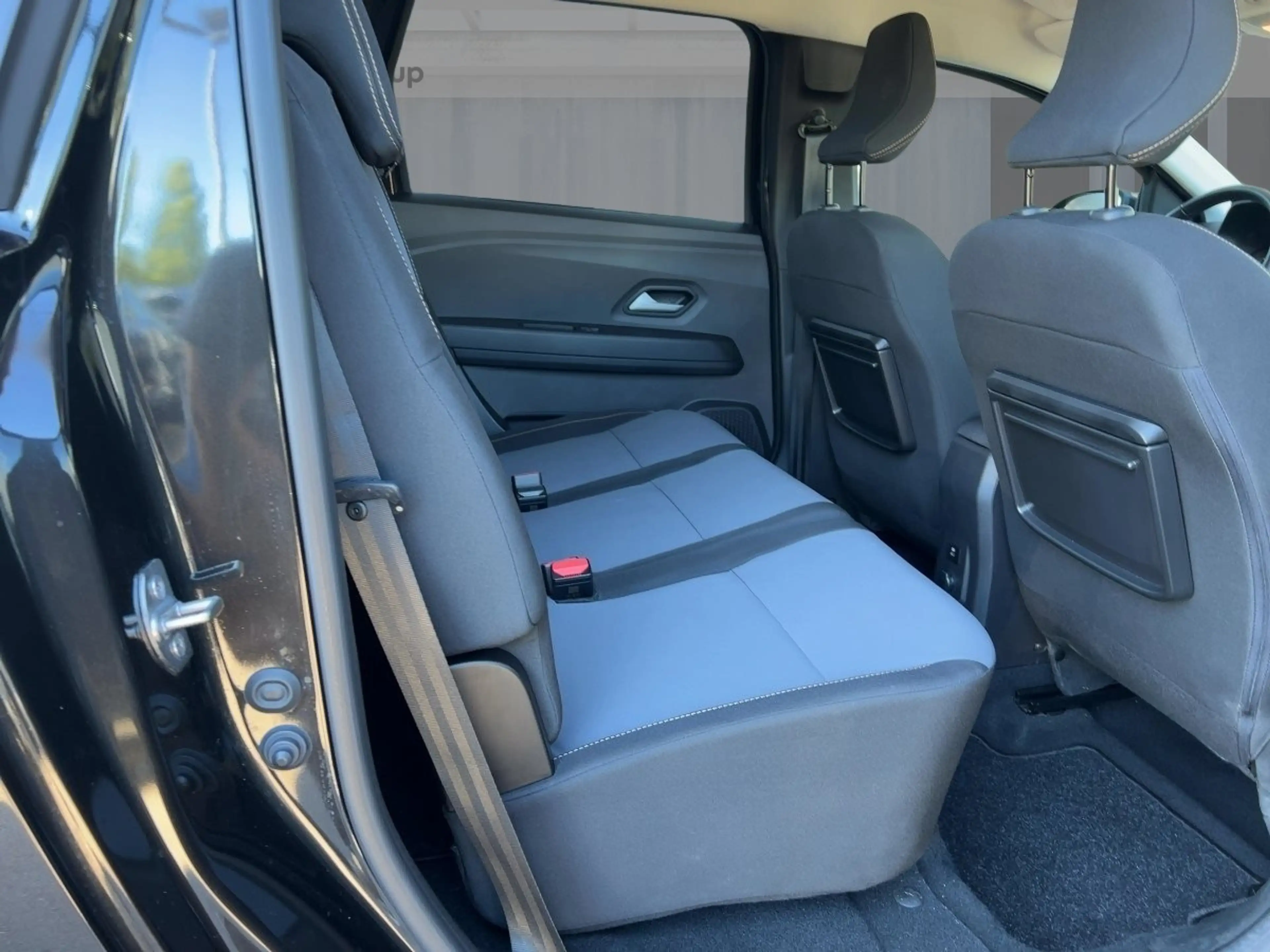 Dacia Jogger Extreme TCe 110 SHZ Rückfahrkamera — photo 9