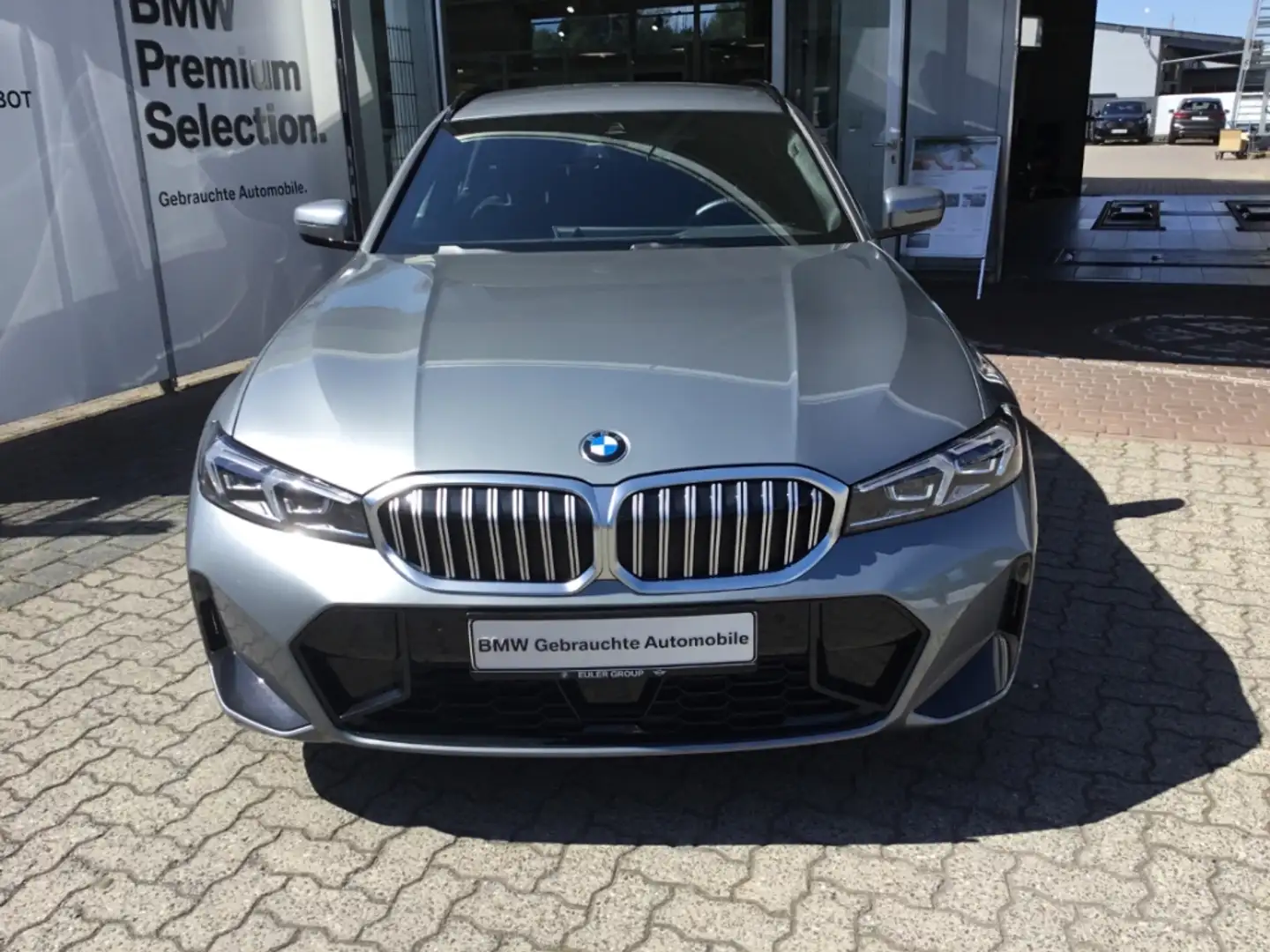 BMW 330 i xDrive Touring M Sport Navi  HIFI Soundsystem LE Grau - 2