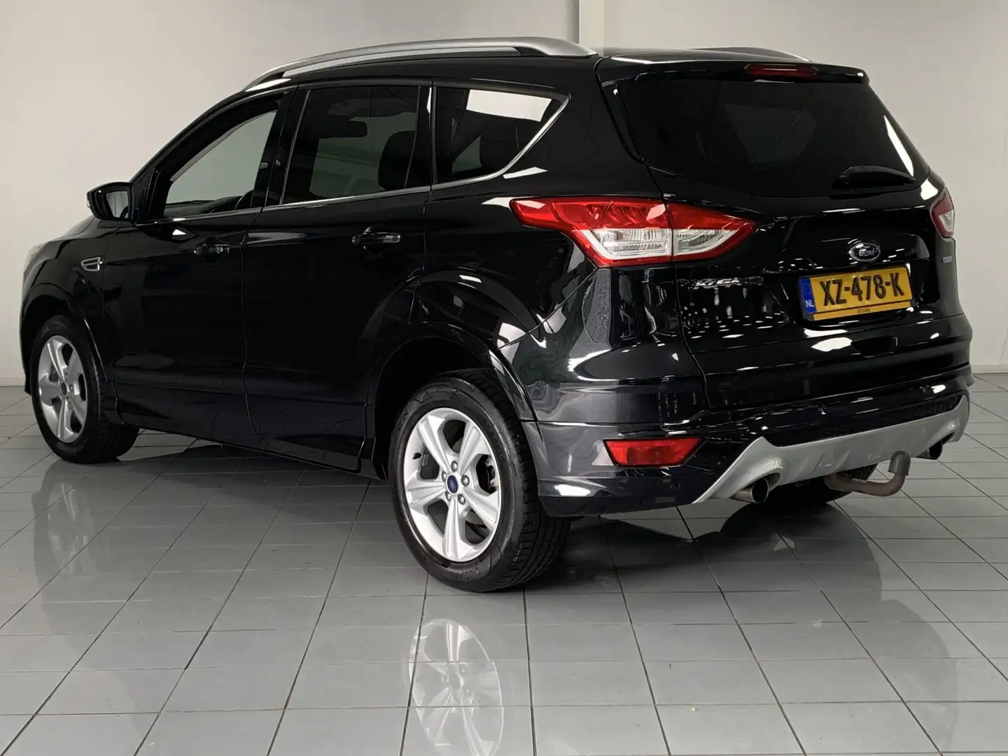 Ford Kuga 1.6 Titanium Plus NAVIGATIE | TREKHAAK | ELKTRISCH Zwart - 2
