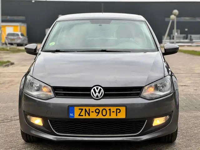 Volkswagen Polo view 3