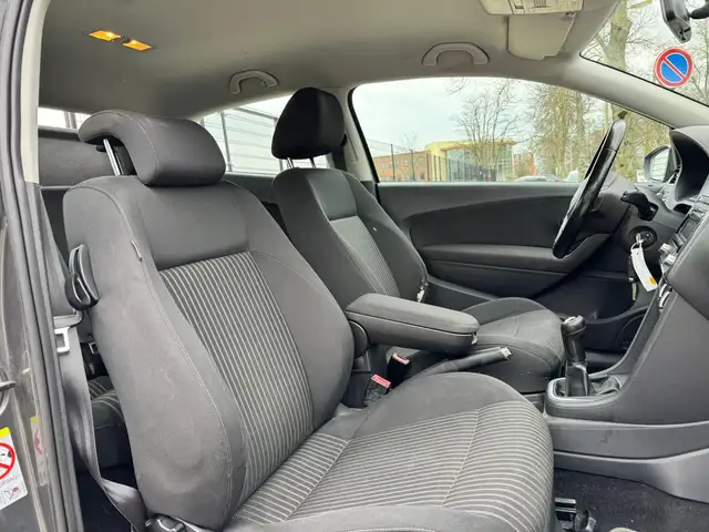 Volkswagen Polo view 13
