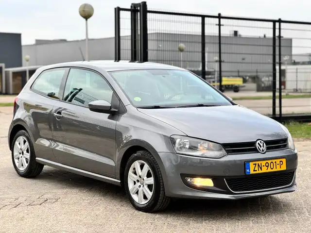 Volkswagen Polo view 4