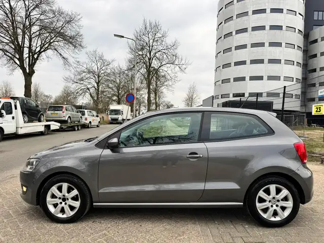 Volkswagen Polo view 2