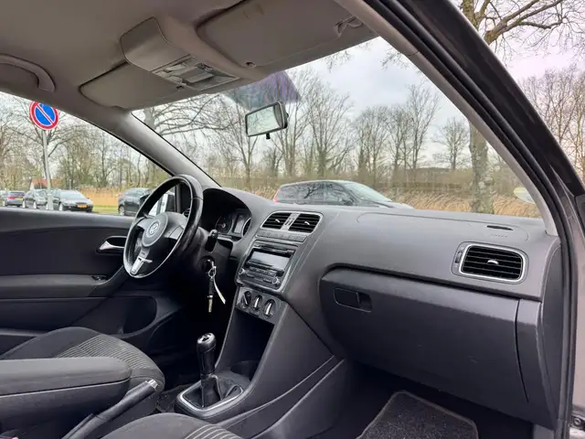 Volkswagen Polo view 16