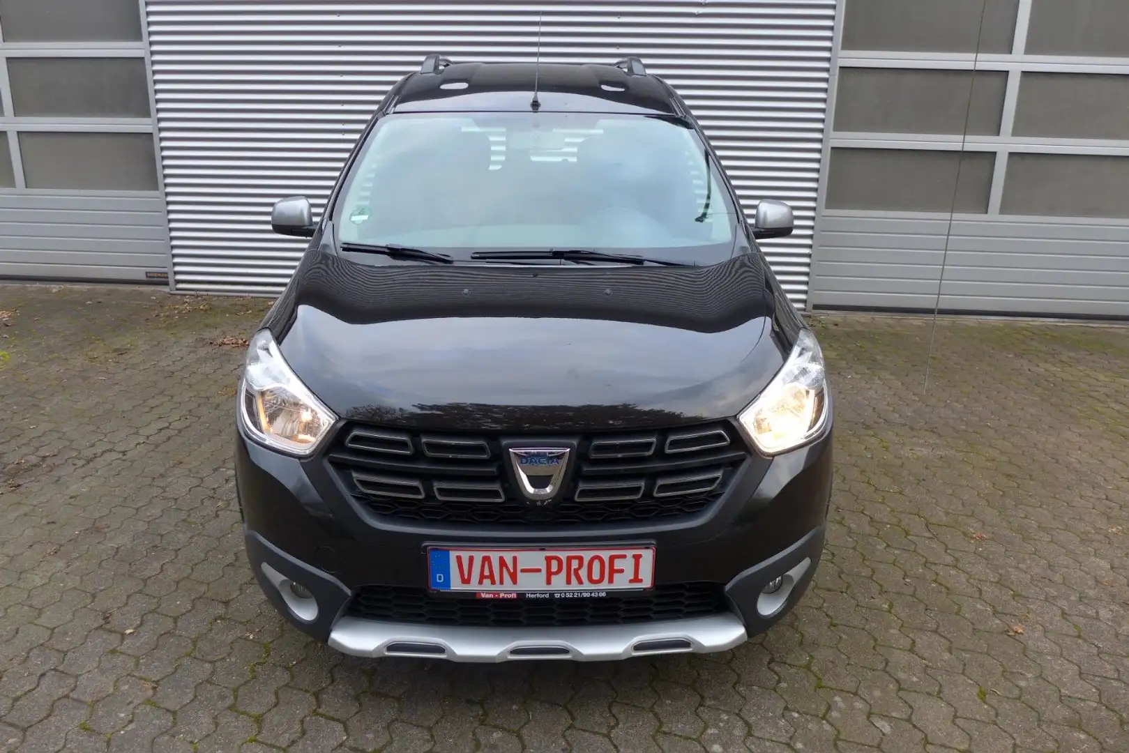 Dacia Dokker Stepway 1,3 Schwarz - 2