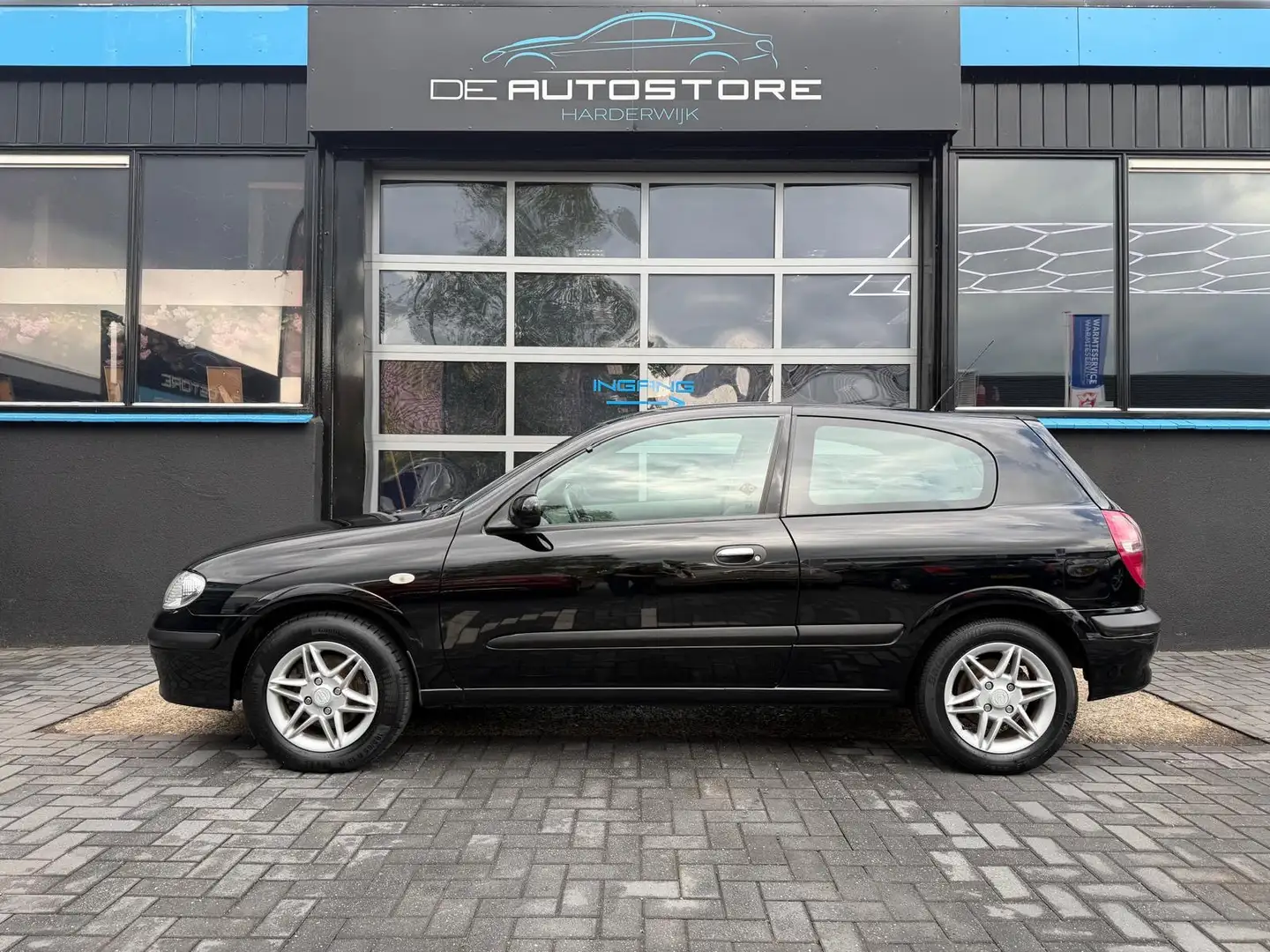 Nissan Almera 1.8 Ambience 1ste Eig Airco 78000km!!! Schwarz - 2