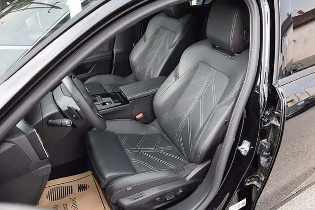 Opel Astra view 6