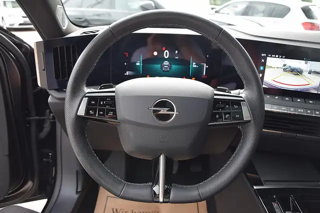 Opel Astra view 7