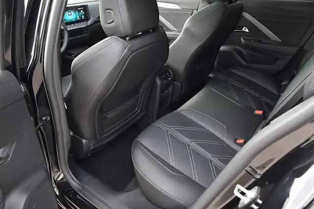 Opel Astra view 13