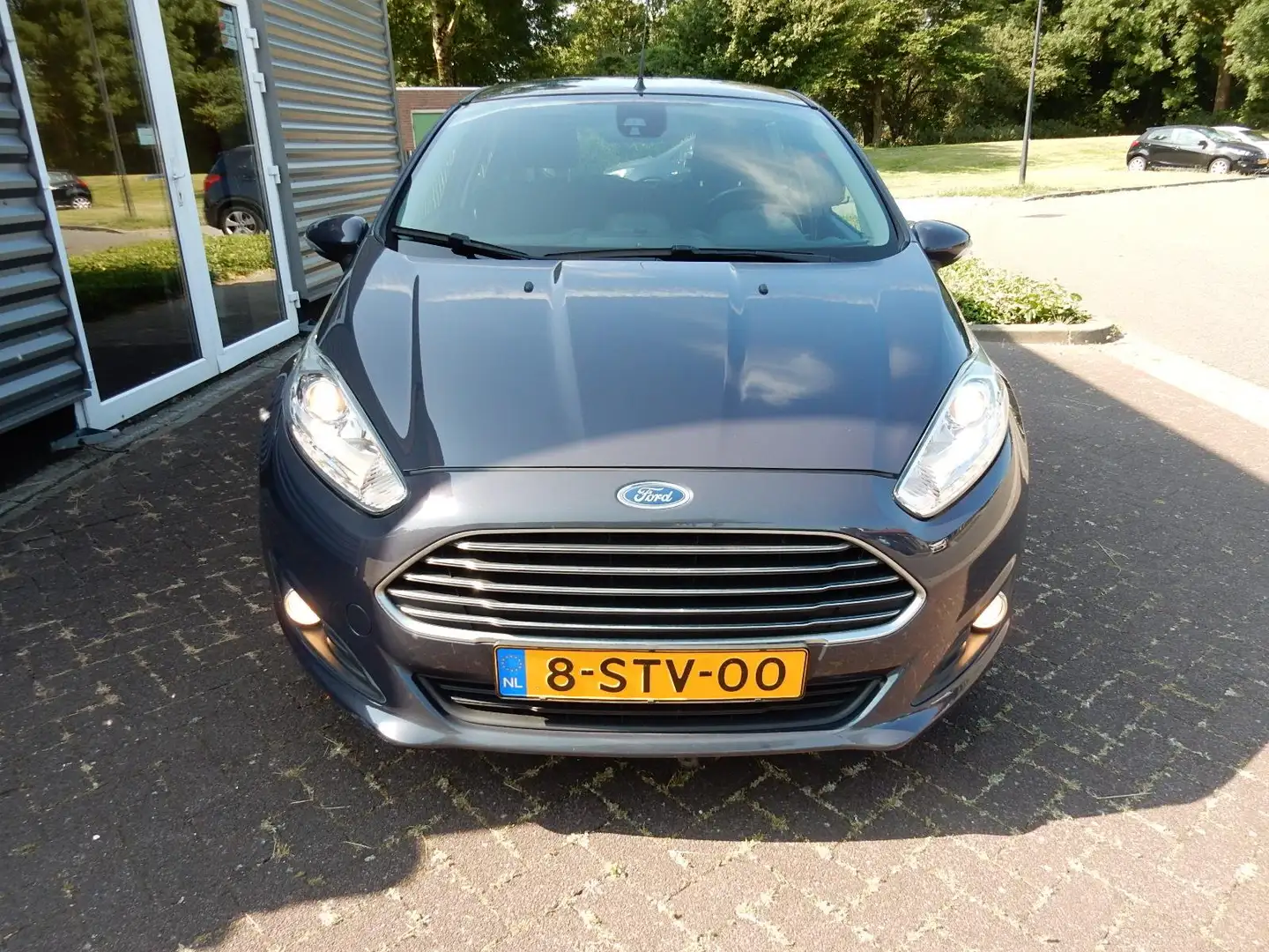 Ford Fiesta 1.6 TDCi TITANIUM*NAVI*AIRCO*CR CONTR* Gris - 2
