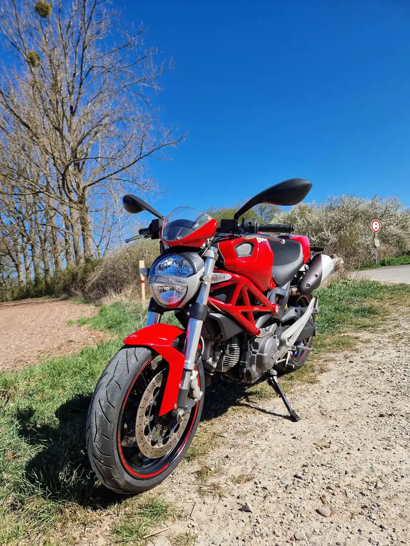 Ducati Monster 696 Roşu - 2