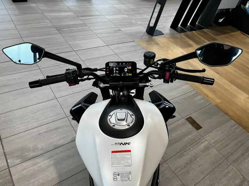 CFMOTO 675NK // IN - foto 6