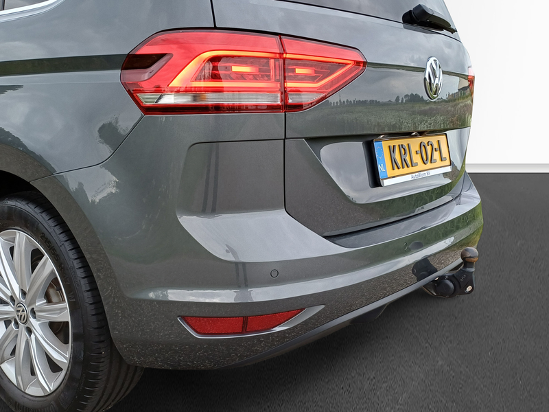 Volkswagen Touran 1.5 TSI Highline / Trekhaak / LED / Panodak — photo 15