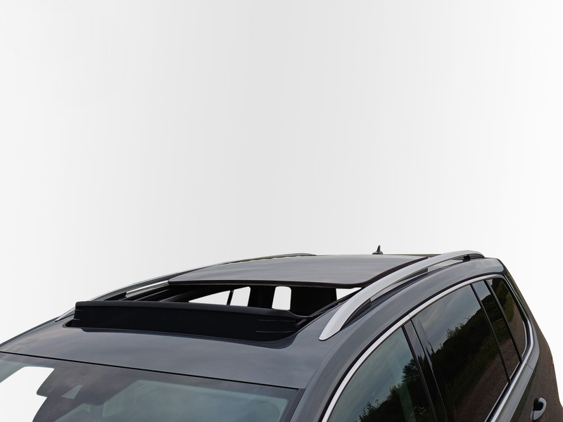 Volkswagen Touran 1.5 TSI Highline / Trekhaak / LED / Panodak — photo 14