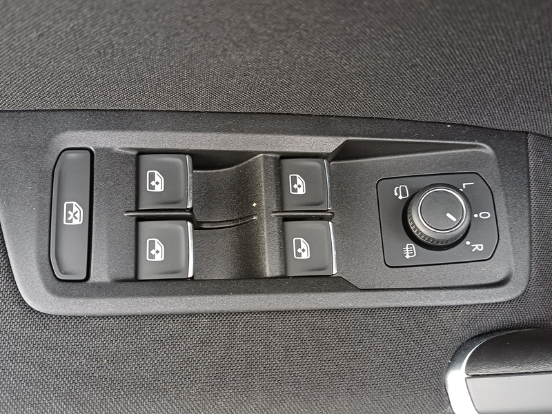 Volkswagen Touran 1.5 TSI Highline / Trekhaak / LED / Panodak — photo 24
