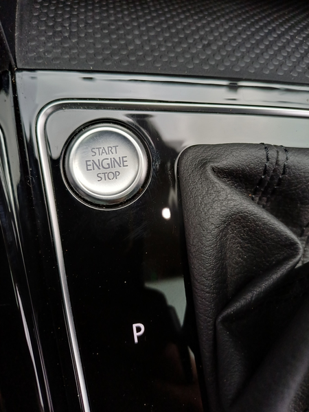 Volkswagen Touran 1.5 TSI Highline / Trekhaak / LED / Panodak — photo 38
