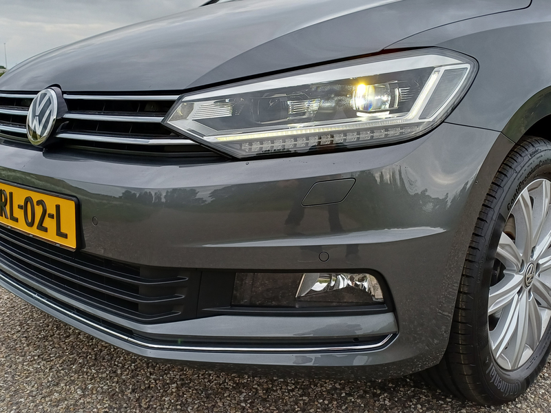 Volkswagen Touran 1.5 TSI Highline / Trekhaak / LED / Panodak — photo 11