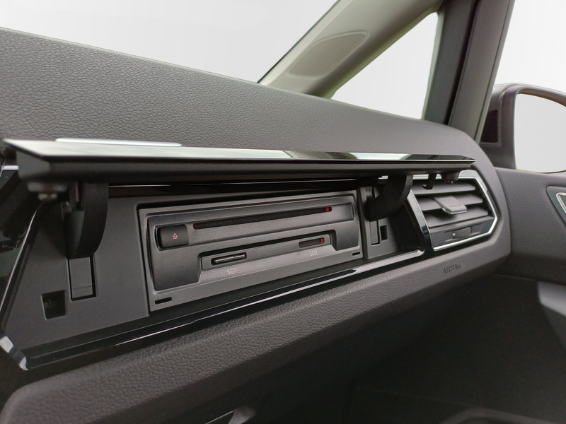 Volkswagen Touran 1.5 TSI Highline / Trekhaak / LED / Panodak — photo 47