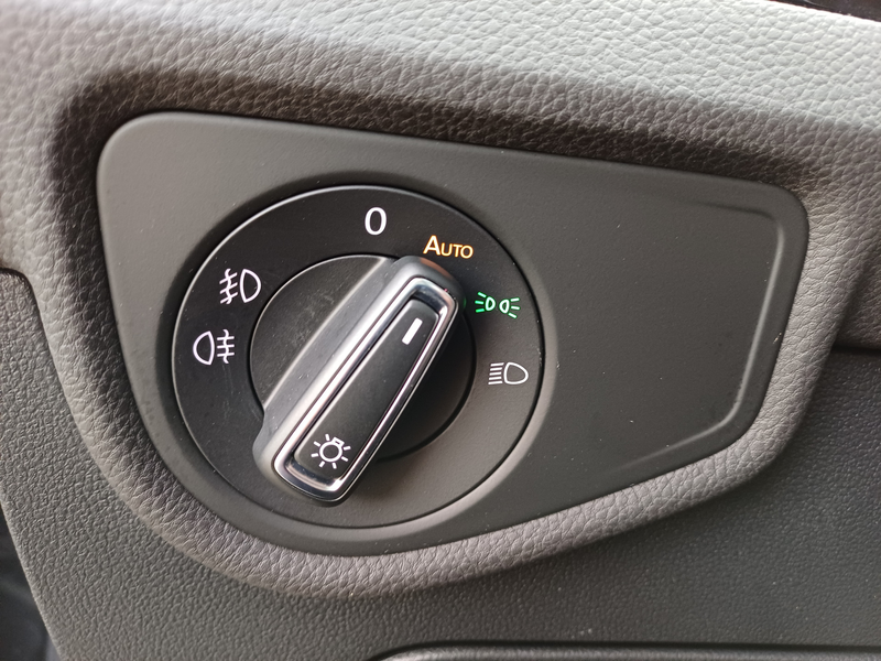 Volkswagen Touran 1.5 TSI Highline / Trekhaak / LED / Panodak — photo 44