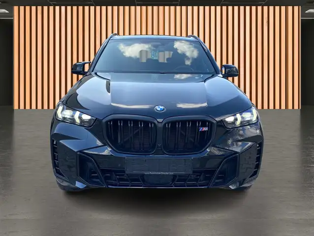 BMW X5 X5 M view 4