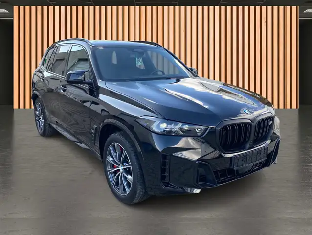 BMW X5 X5 M view 3