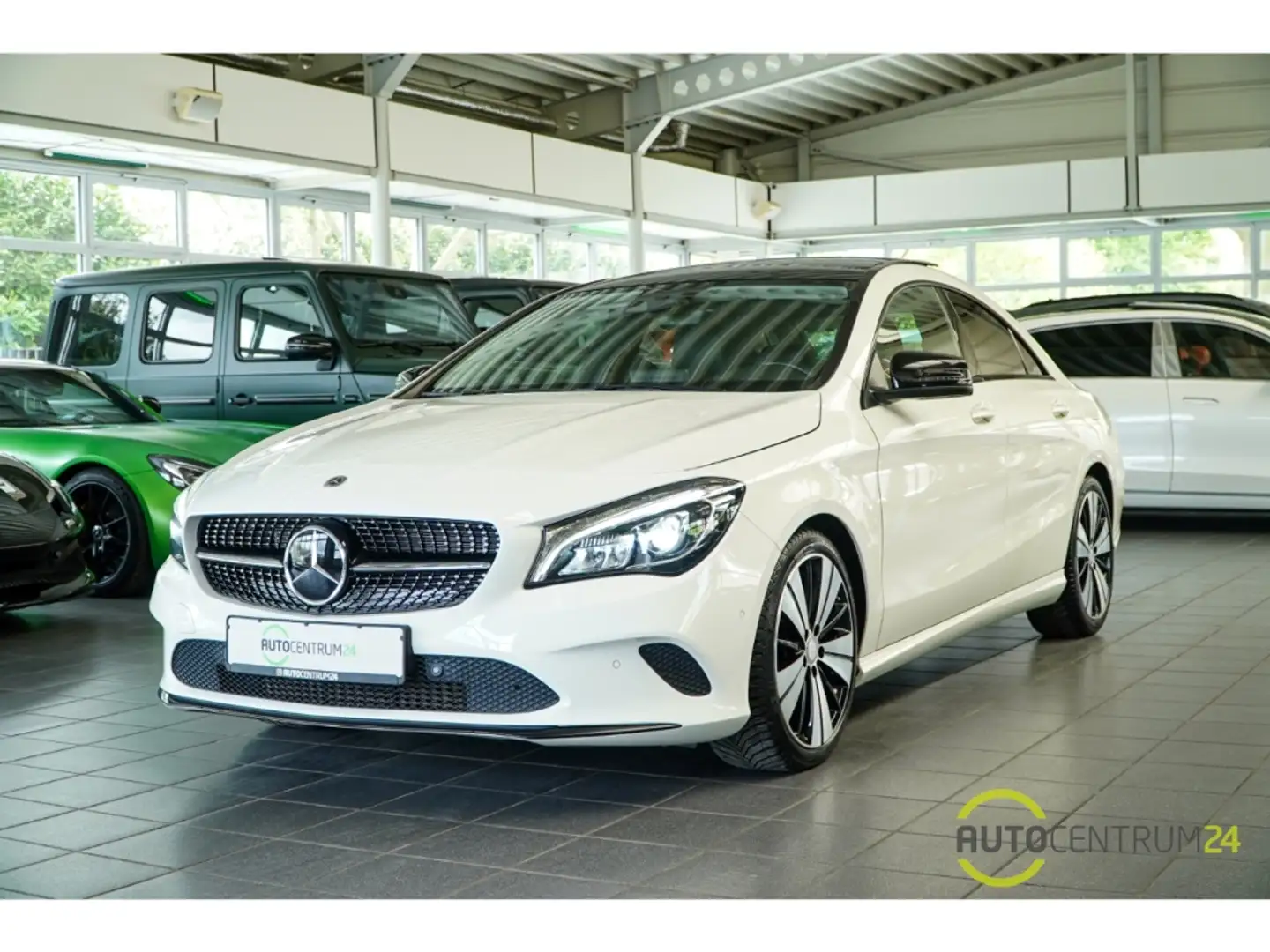 Mercedes-Benz CLA 180 Distronic Pano Night High-Perform-LED Ambiente Bianco - 2