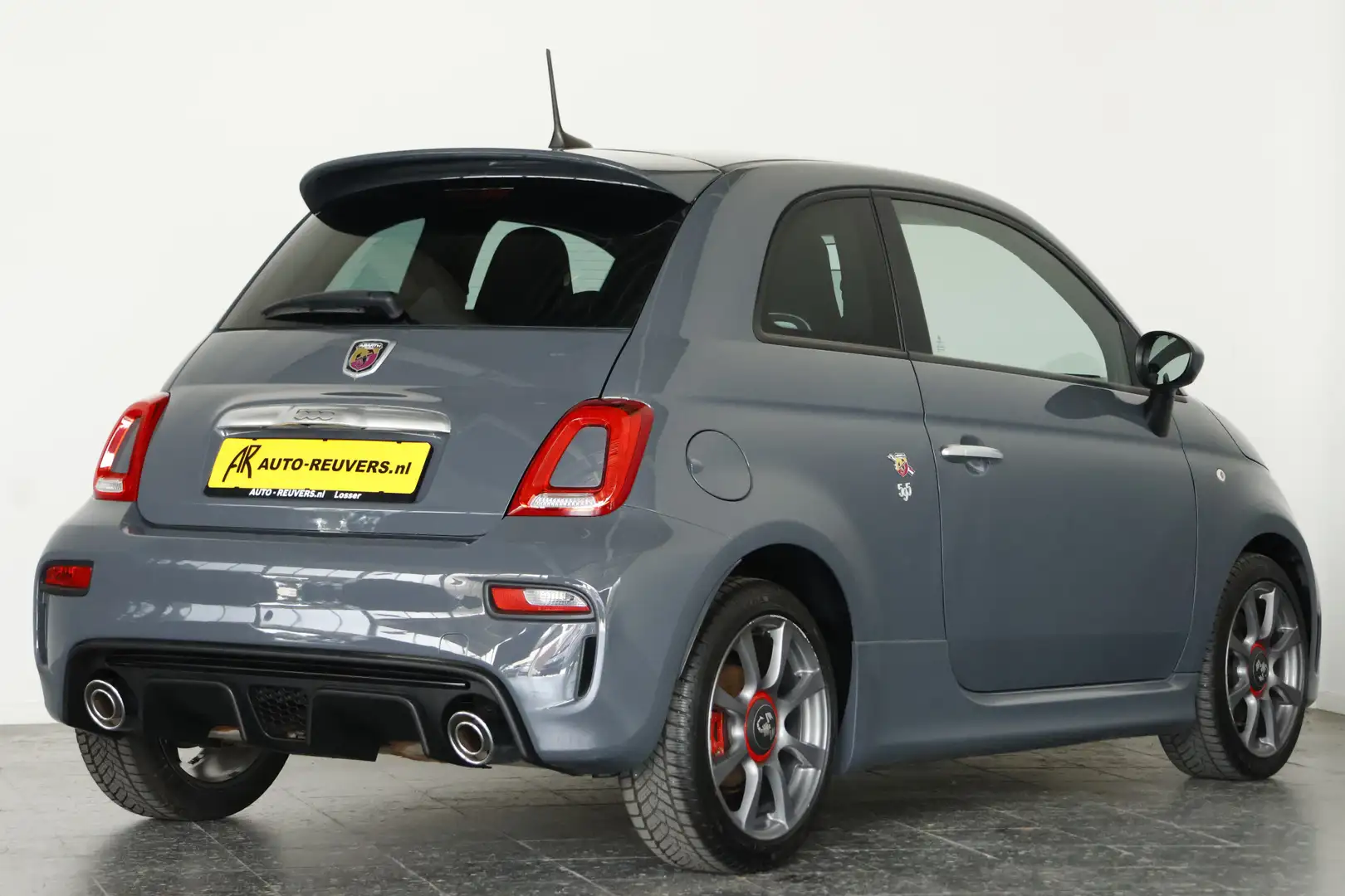 Fiat 500 Abarth 1.4 T-Jet 595 / TomTom / Airco / Bluetooth / DAB Gris - 2