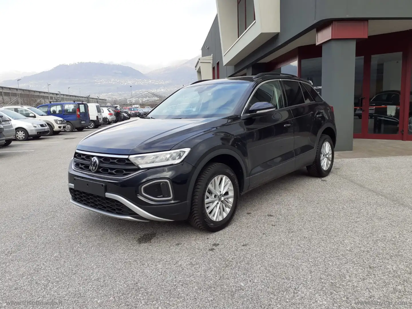 Volkswagen T-Roc 2.0 TDI Life Nero - 2