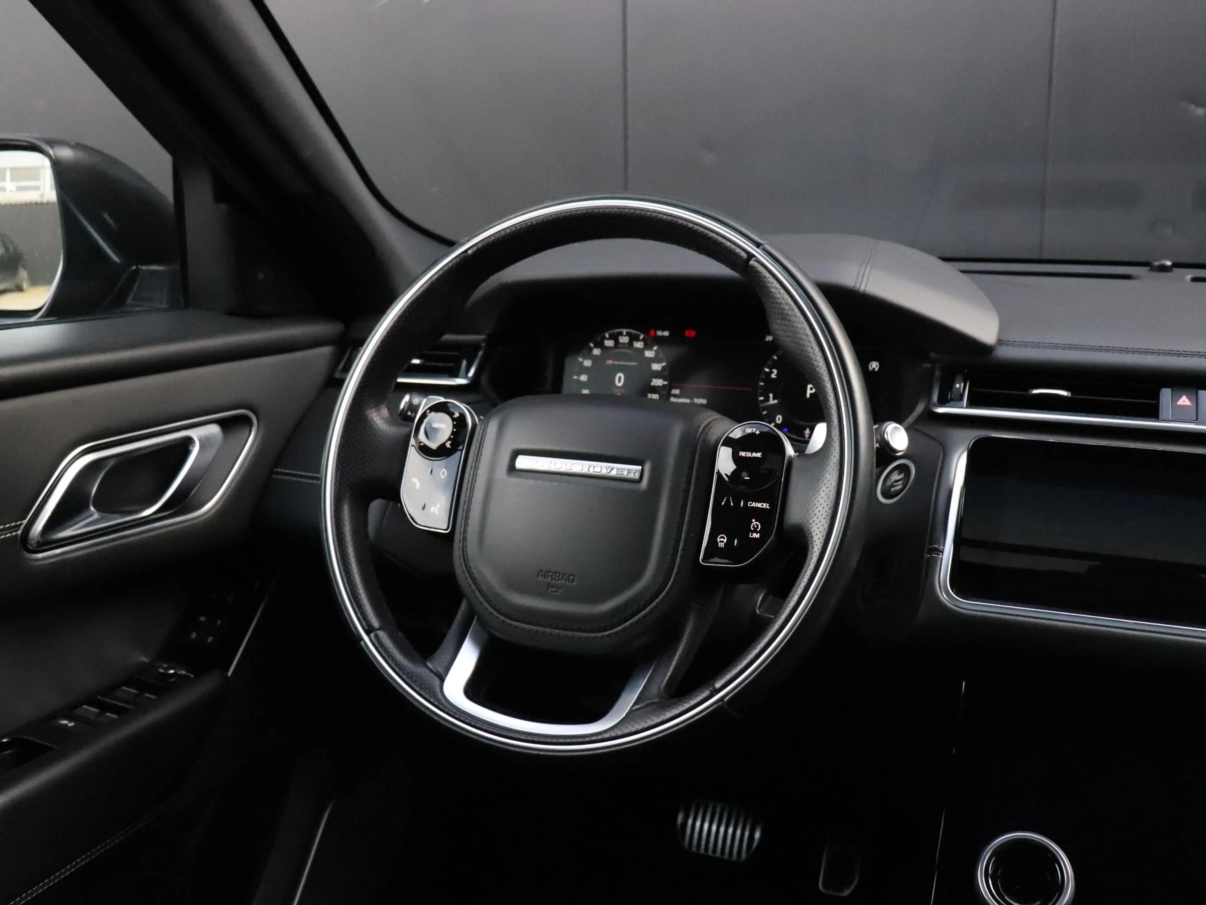 Land Rover Range Rover Velar 2.0 P250 Turbo AWD R-Dynamic HSE | LEDER | MEMORY — photo 23