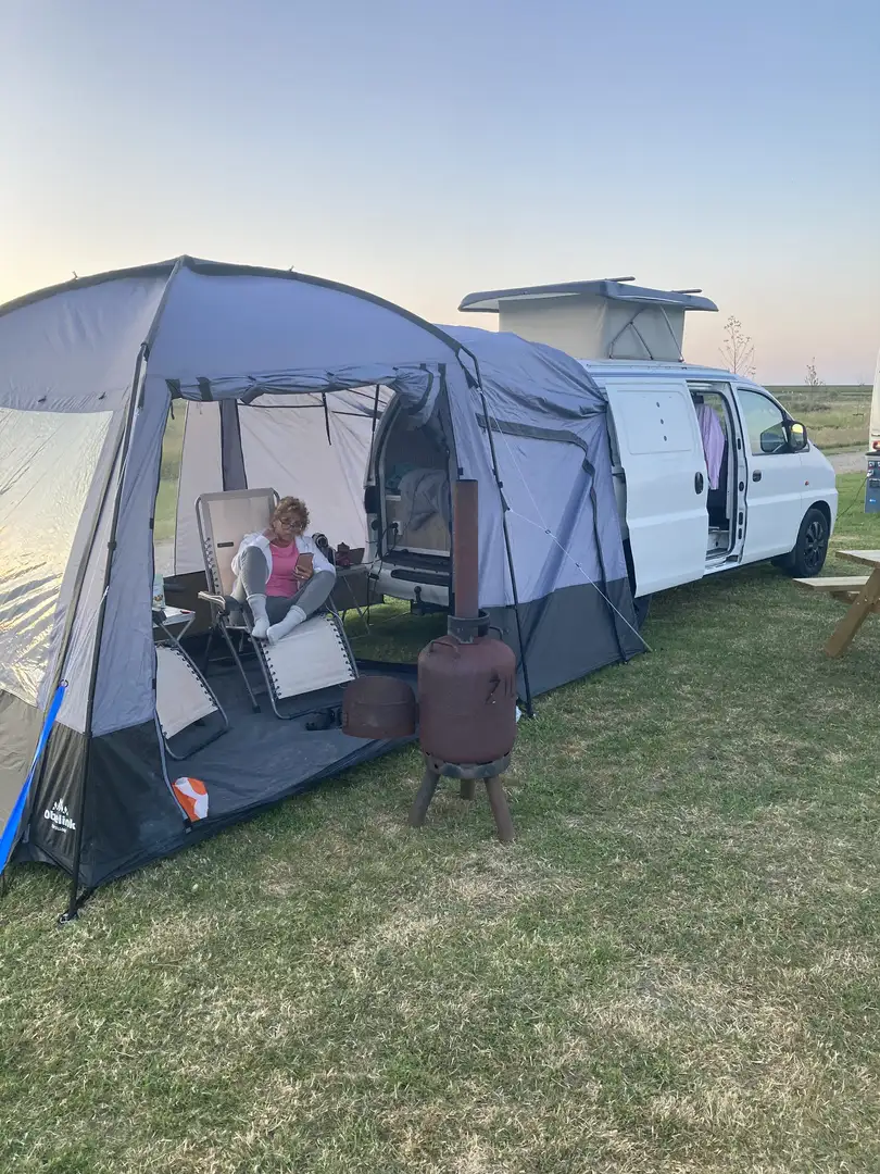 Hyundai H 200 camper op camperkenteken APK tot 8-2026 Beyaz - 2
