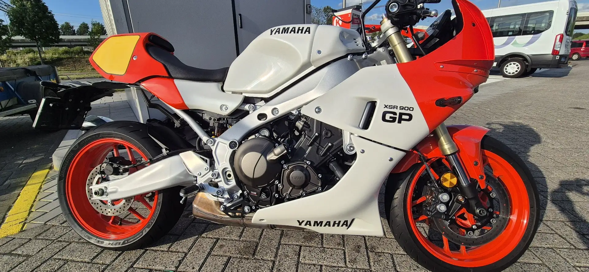 Yamaha XSR 900 GP Wit - 1