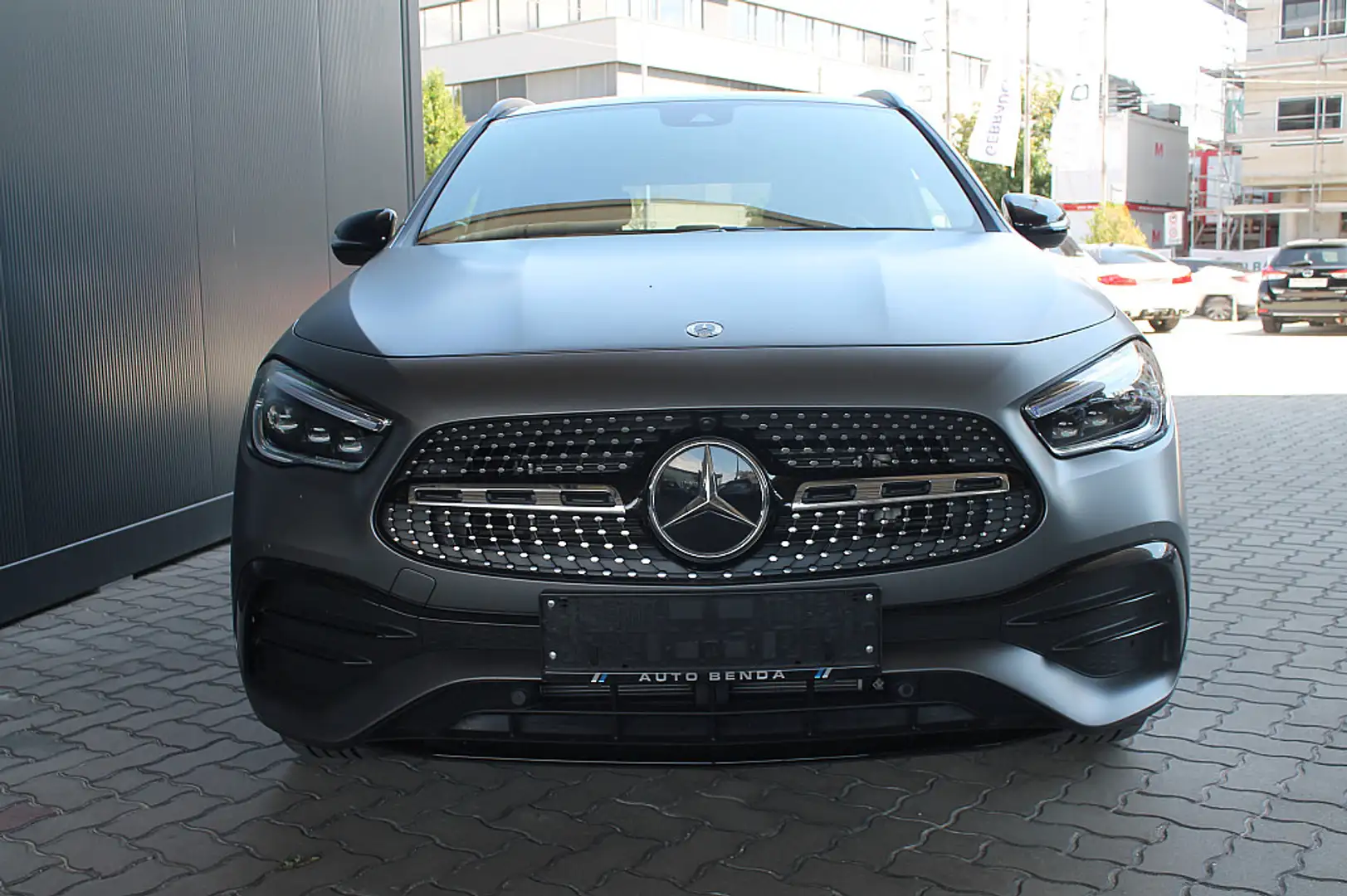 Mercedes-Benz GLA 250 e PHEV Aut.**AMG LINE**PANO** Grau - 2