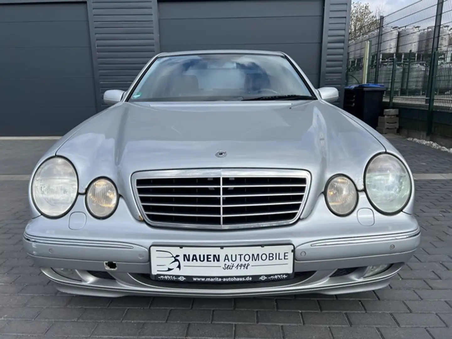 Mercedes-Benz E 240 Avantgarde Automatik+Xenon+PDC+Alus+ Argent - 2