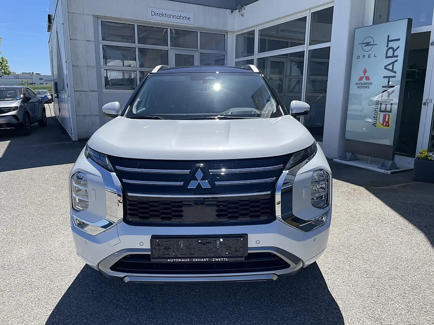 Mitsubishi Outlander 2,4 PHEV S-AWC Diamond Weiß - 2