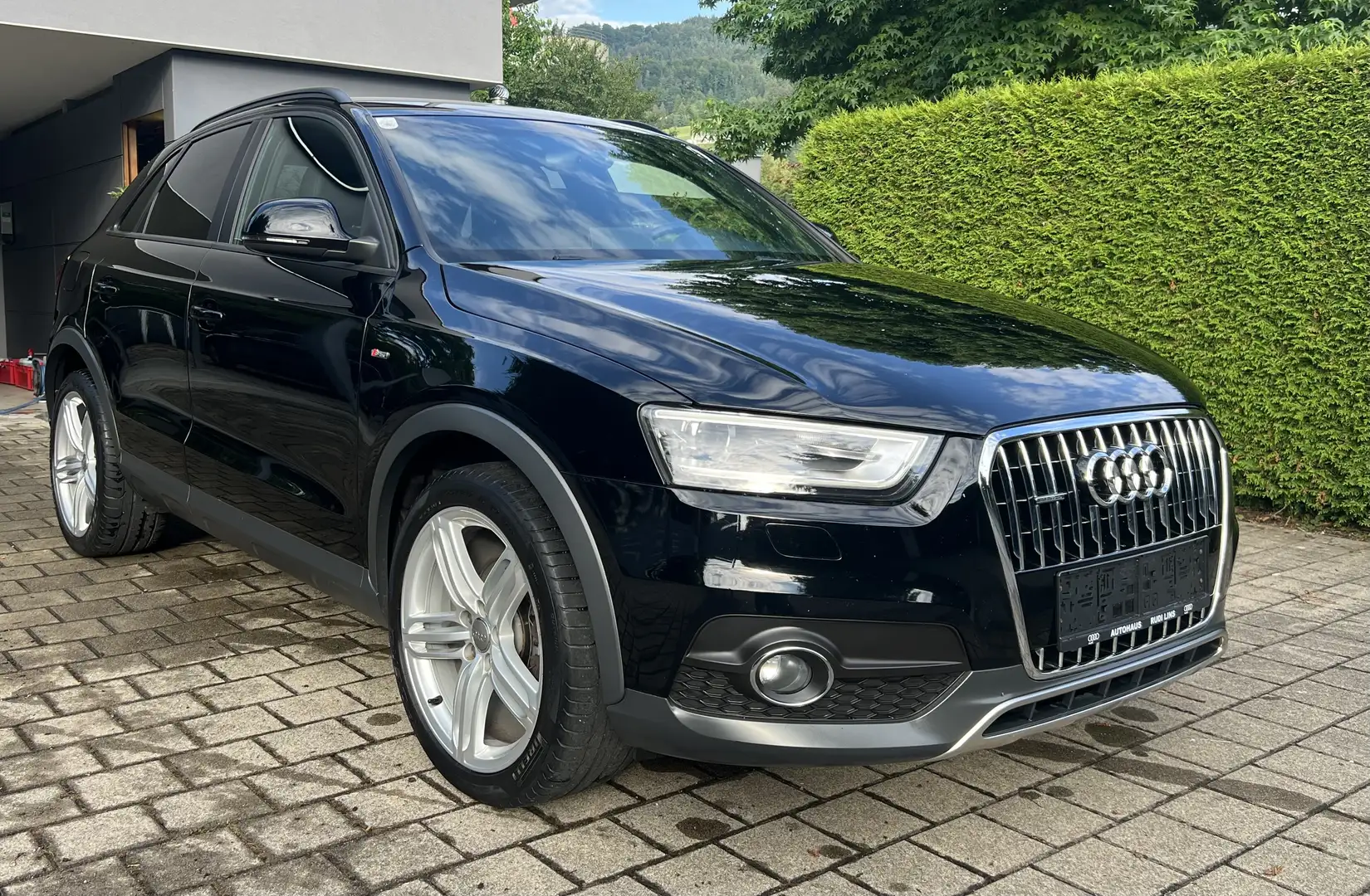 Audi Q3 2,0 TFSI quattro S-tronic S-Line Sportpaket, Leder - 2