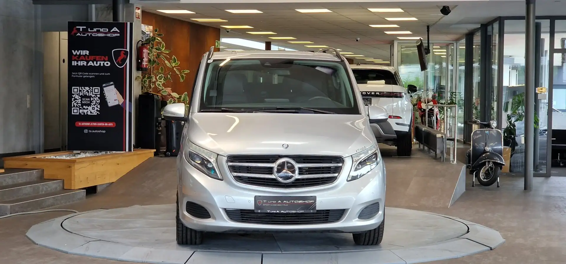 Mercedes-Benz V 250 BlueTEC Lang Avantgarde 6-Sitzer Aut. *Kamera*Navi Silber - 2
