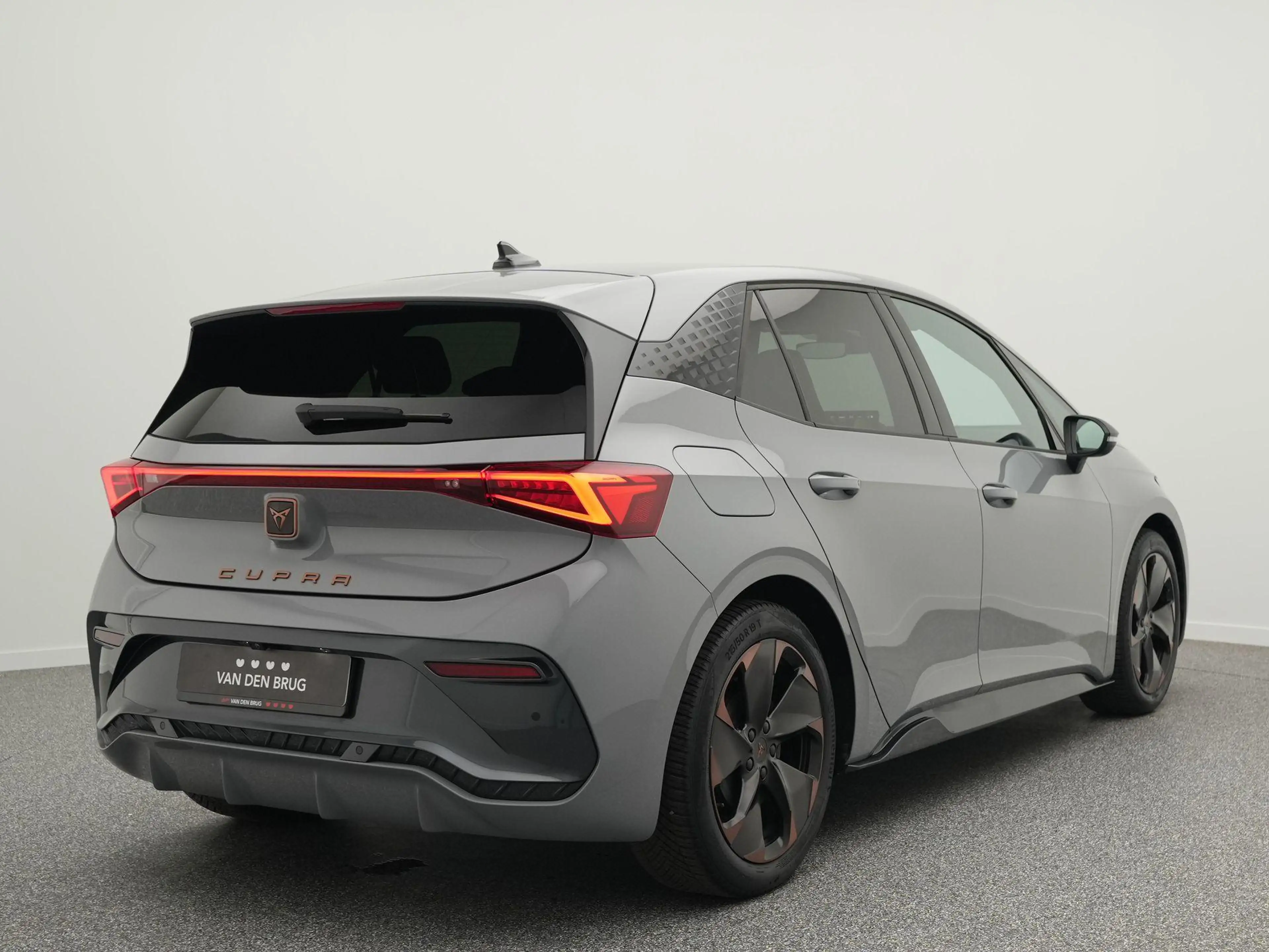 CUPRA Born Essential 62 kWh 204pk | SOH 96% | Cruise control — photo 4