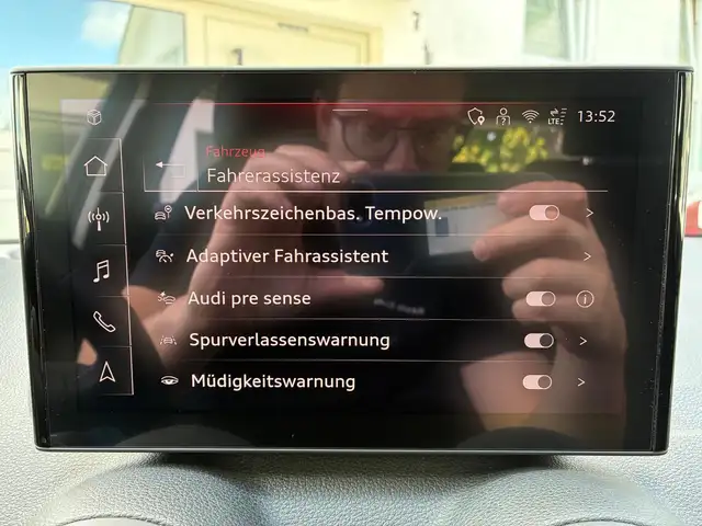 Audi Q2 view 12